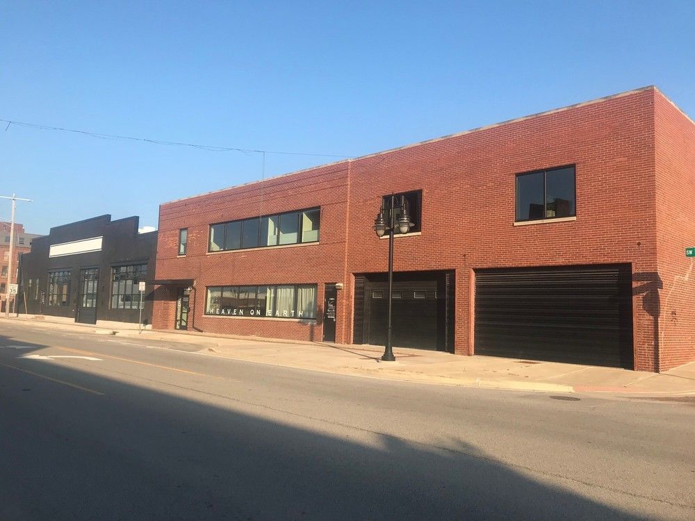The Block: 1009 SW WASHINGTON STREET, Peoria, IL 61602